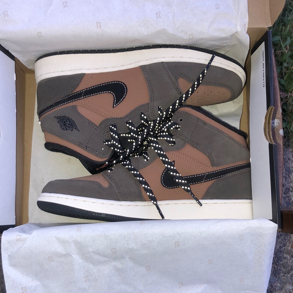 Nike Air Jordan Mid SE Dark Chocolate Earth Tone